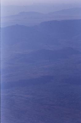 Vista aérea de montanhas