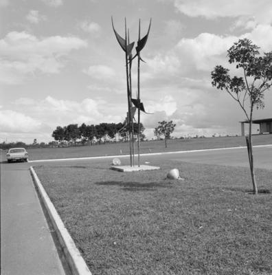 Monumento à Cultura, escultura de Bruno Giorgi