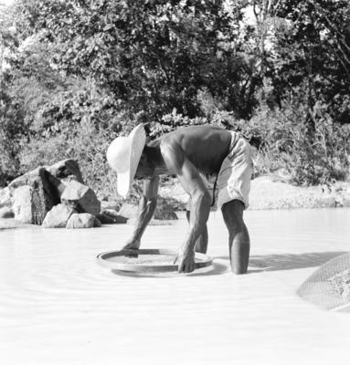 Garimpo de diamantes na Boca do Tauiri