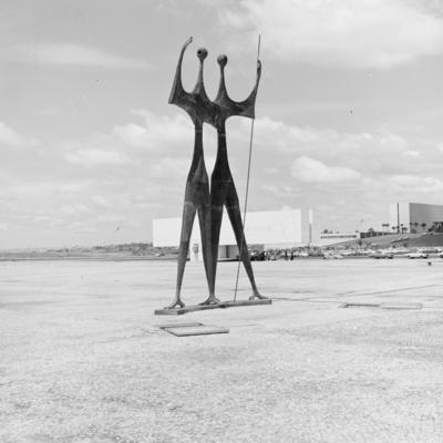 "Os Candangos" ou "Os Guerreiros", escultura de Bruno Giorgi