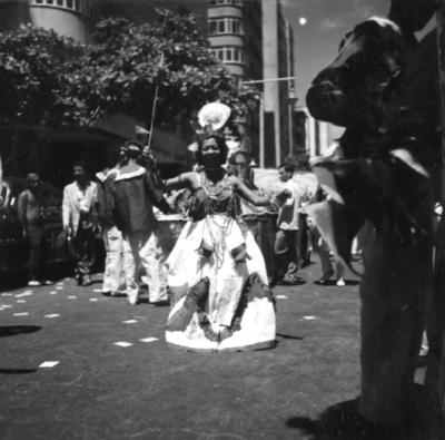 Desfile de blocos no Banho de Mar à Fantasia