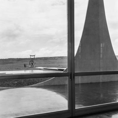 Escultura "O Rito dos Ritmos", de Maria Martins