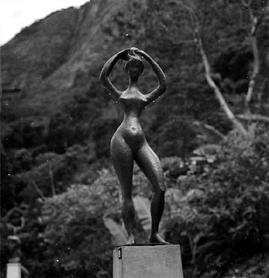 Esculturas de Alfredo Ceschiatti, "A Banhista"