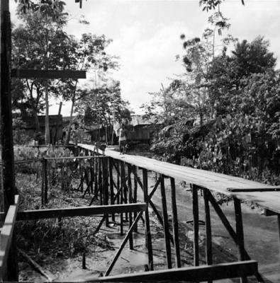 Vila da Barca, palafitas flutuantes