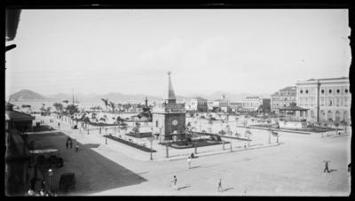 Praça XV de Novembro, Chafariz do Mestre Valentim e, ao fundo, a Estação das Barcas