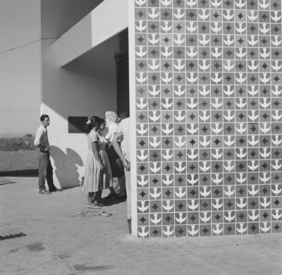 Igrejinha de Nossa Senhora de Fátima. Painel de azulejos de Athos Bulcão