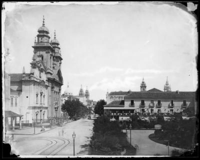 Rua Primeiro de Março (antiga Rua Direita), na altura do Largo do Paço