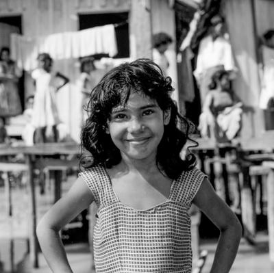 Vila da Barca, palafitas flutuantes, crianças