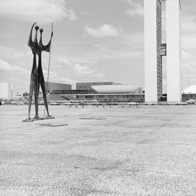 "Os Candangos" ou "Os Guerreiros", escultura de Bruno Giorgi