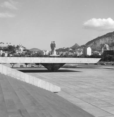 Monumento Nacional aos Mortos da Segunda Guerra Mundial, o Monumento aos Pracinhas
