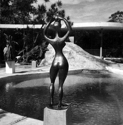 Esculturas de Alfredo Ceschiatti, "A Banhista"