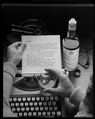 Campanha publicitária da Indústria de Bebidas Cinzano S.A. para White Label