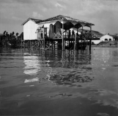 Rio Guamá, palafitas flutuantes
