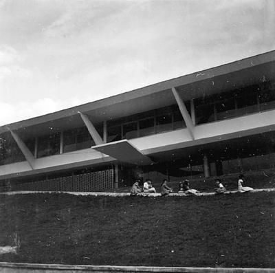 Escola Júlia Kubitschek