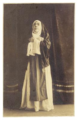 Luisa Leonardo Boccanera no papel de soror Joanna Angélica