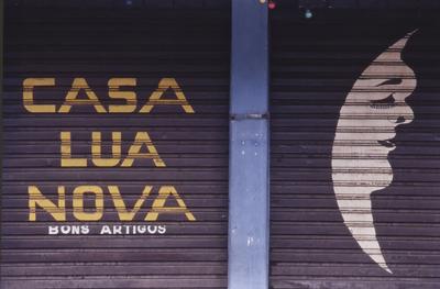 Flagrante de rua - placas, letreiros e cartazes