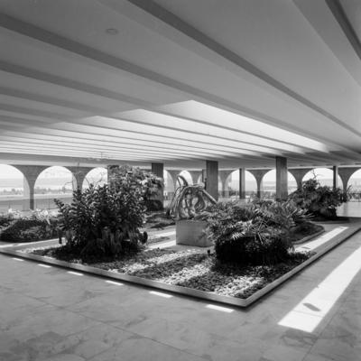 "O Canto da Noite", escultura de Maria Martins, no Salão Nobre