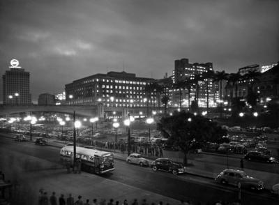 Vista noturna do vale do Anhangabaú
