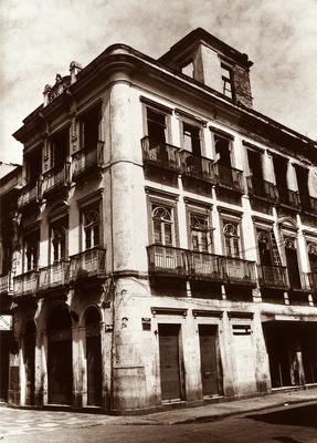 Prédio na esquina das ruas do Mercado e Ouvidor