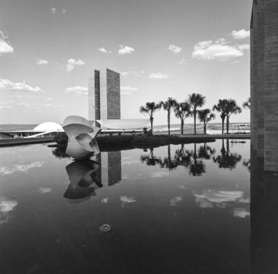 "O Meteoro", escultura de Bruno Giorgi