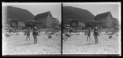 Banhistas na Praia de Copacabana