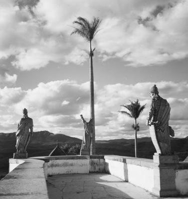 Santuário Diocesano do Bom Jesus de Matosinhos, com profetas