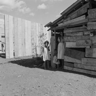 Moradia na Sacolândia, arredores de Brasília