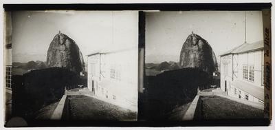 Morro do Pão de Açúcar; visto do morro da Urca