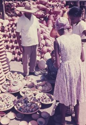 Transporte de cerâmicas que serão vendidas em Salvador