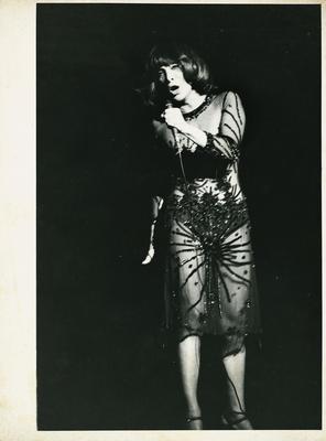 Marlene ao microfone