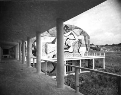 Painel de azulejos, de Burle Marx, na Fundação Oswaldo Cruz