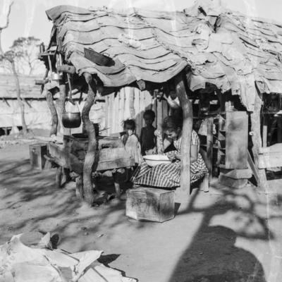 Moradia na Sacolândia, arredores de Brasília