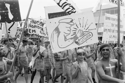 Passeata de calouros da Universidade de Brasília