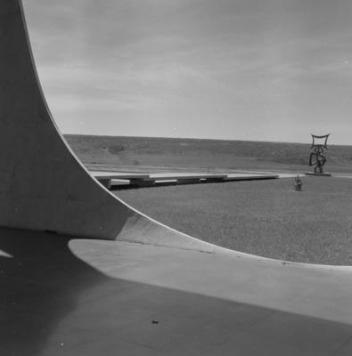 Escultura "O Rito dos Ritmos", de Maria Martins