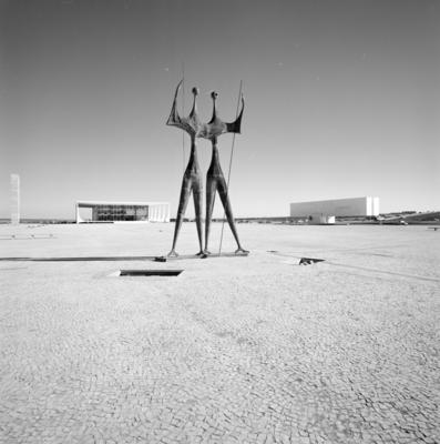 "Os Candangos" ou "Os Guerreiros", escultura de Bruno Giorgi