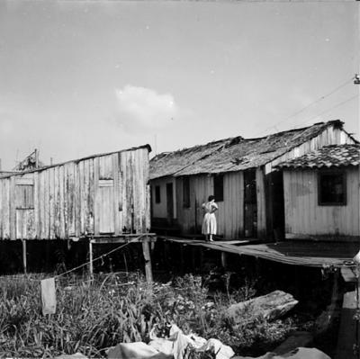 Vila da Barca, palafitas flutuantes