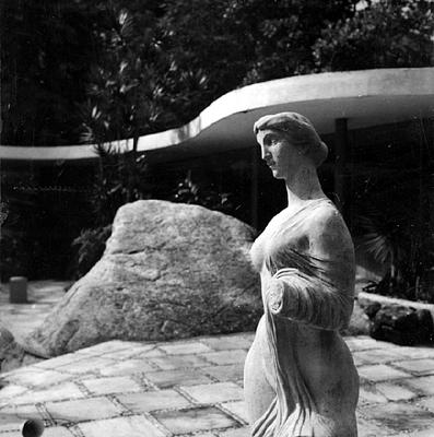 Esculturas de Alfredo Ceschiatti, "Torso de Mulher"