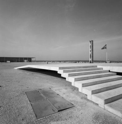 "O Pombal", escultura de Oscar Niemeyer