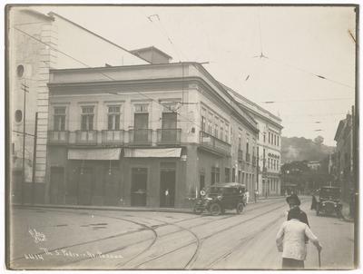 Vista da Avenida Passos com o Teatro São Pedro de Alcântara, atual Teatro João Caetano