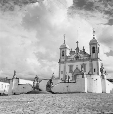 Santuário Diocesano do Bom Jesus de Matosinhos, com profetas