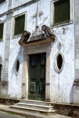 Capela Nossa Senhora da Piedade e Recolhimento do Bom Jesus dos Perdões - portada