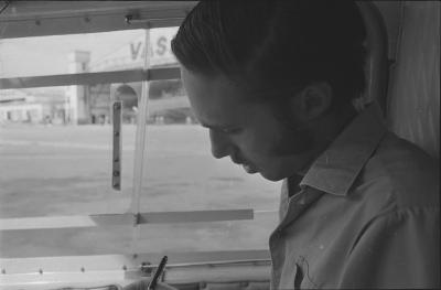 Jorge Bodanzky durante sobrevoo de helicóptero em São Paulo, com José Rubens Siqueira