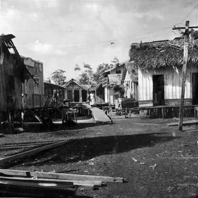Vila da Barca, palafitas flutuantes