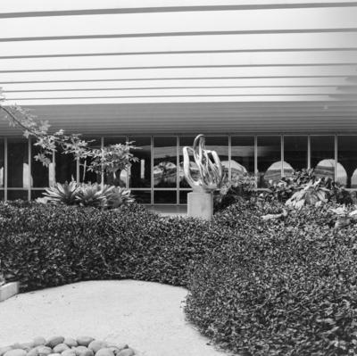 "O Canto da Noite", escultura de Maria Martins, no Salão Nobre