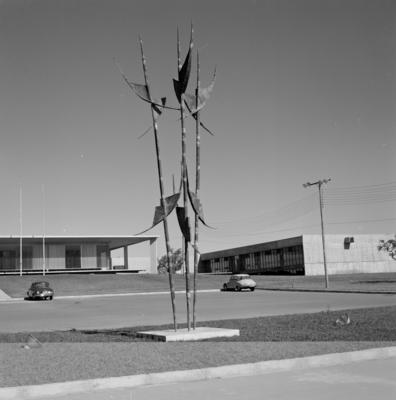 Monumento à Cultura, escultura de Bruno Giorgi