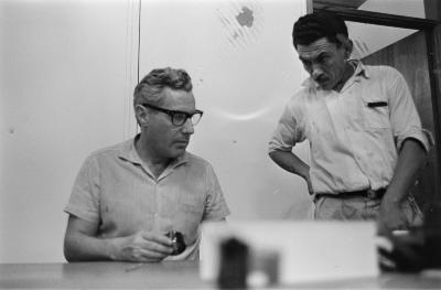 À esquerda está o professor Heinz Forthmann