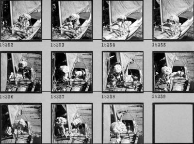 Homens descarregando juta