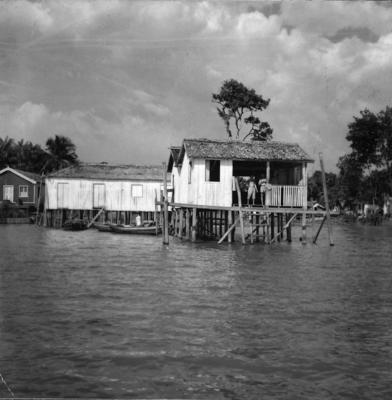 Rio Guamá, palafitas flutuantes