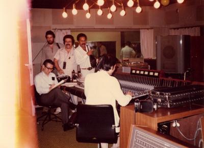 Wilson das Neves em estúdio