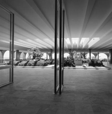 "O Canto da Noite", escultura de Maria Martins, no Salão Nobre